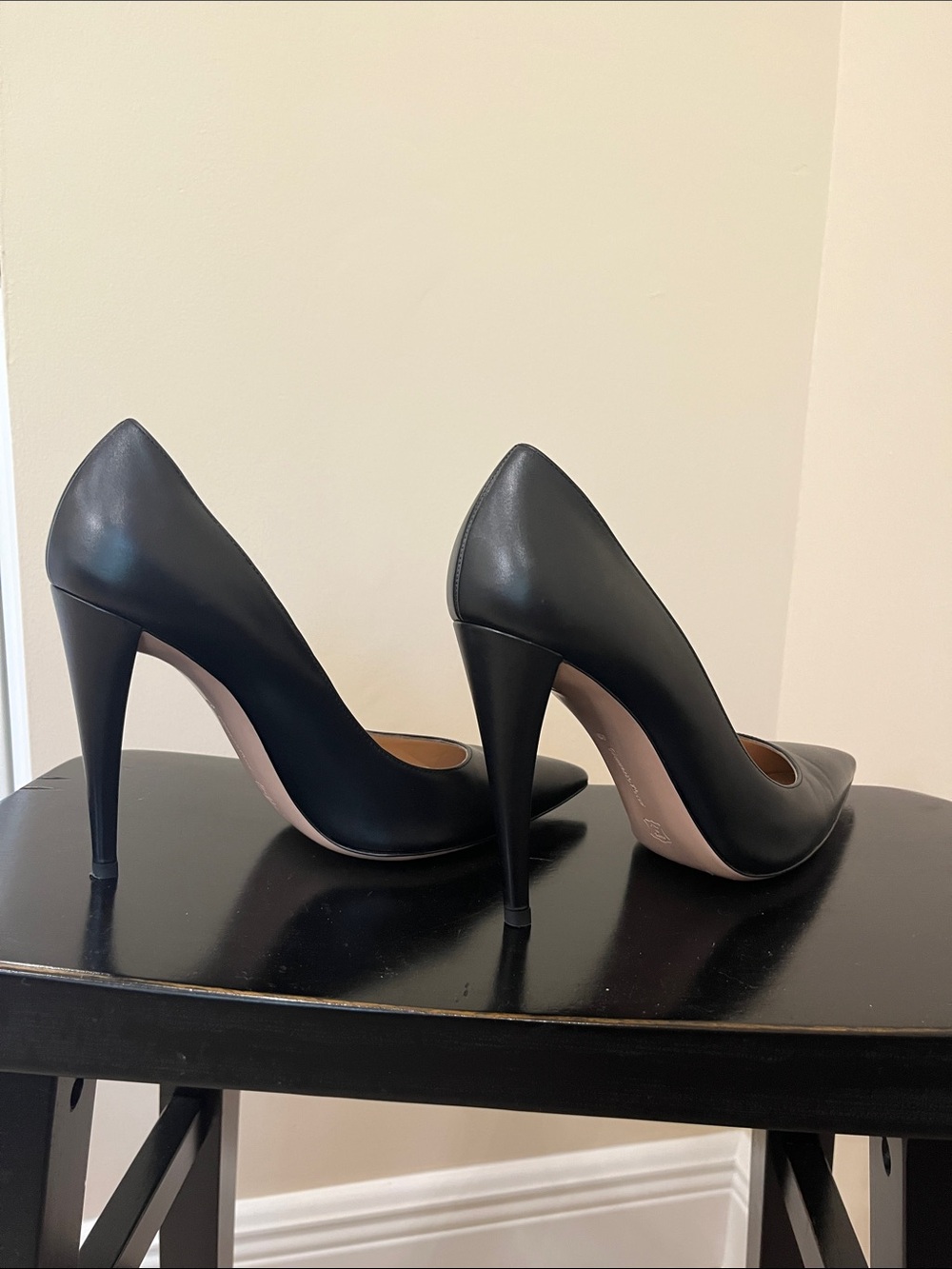 Gianvito Rossi Scarlett Black Leather Stiletto Pumps - Size 40 EU - Picture 3 of 16
